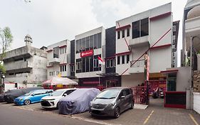 Reddoorz Plus Near Plaza Blok M